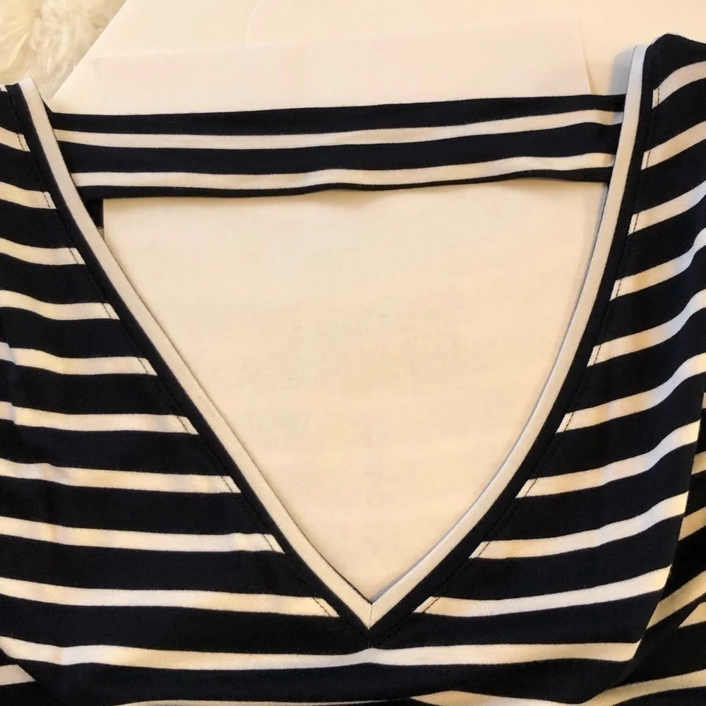 GAP Women’s NWT Navy/White Knee Length Dress With Opening in Back Size Small